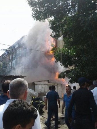 Yasamalda məcburi köçkünlərin yataqxanasında güclü yanğın – FOTO