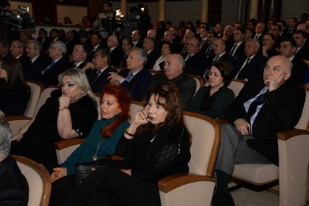 Nəsimi rayonunda əbədiyaşar Ulu Öndər Heydər Əliyevin xatirəsinə həsr olunmuş anım mərasimi keçirilib